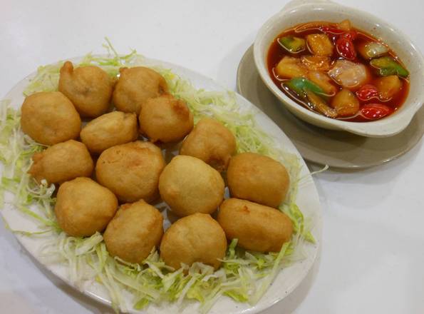 27. Deep-Fried Chicken Balls with Sweet and Sour Sauce 甜酸炸雞球
